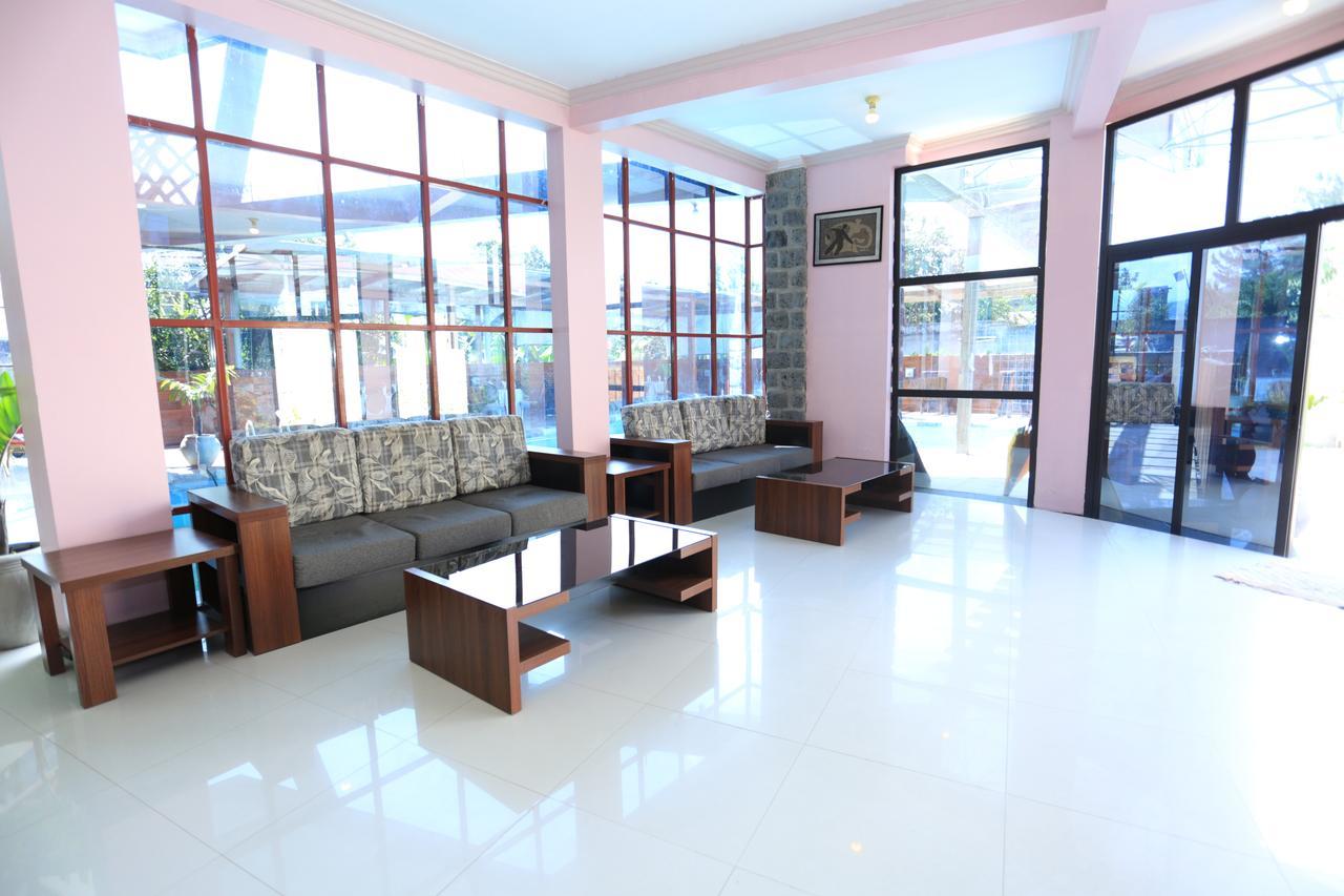 Vip Palace 2 Hotel Goma Esterno foto