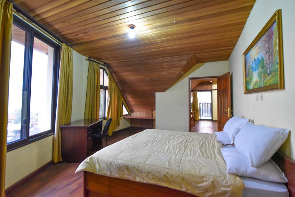 Vip Palace 2 Hotel Goma Esterno foto